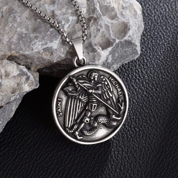 Saint Michael Defeating Dragon- Archangel Religious Holy Catholic Medal Necklace - Picture 4 of 9